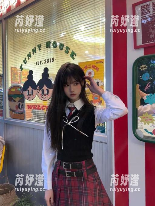 美媛馆 - Love陆瓷白丝写真特辑，免费分享她的美丽瞬间