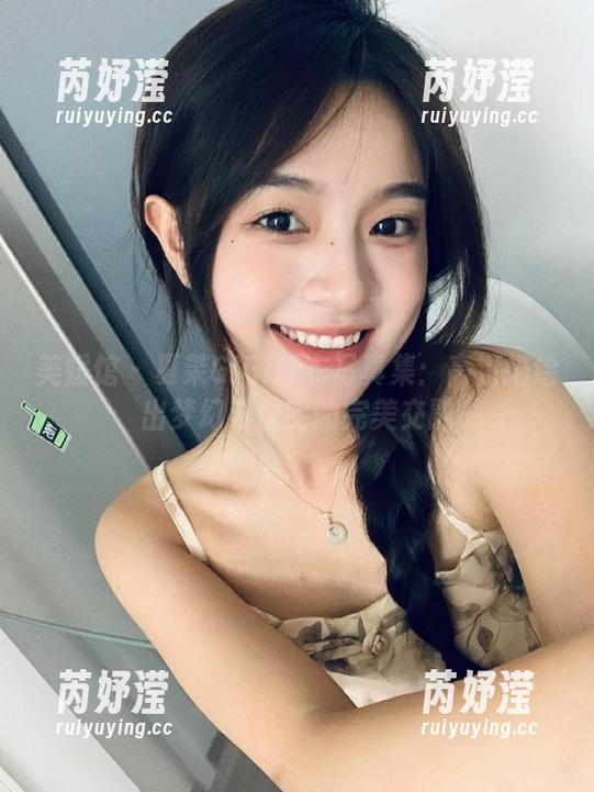 美媛馆 - 夏茉GIGI泳衣写真集：高清描绘出梦幻与现实的完美交融