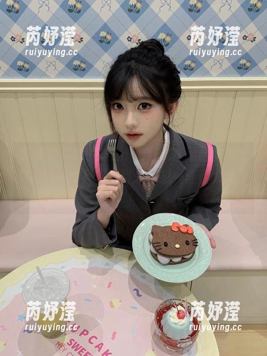 美媛馆 - 徐子琦Anna红裙套图合集，带你领略不同风格的可爱气息，画面太美了！