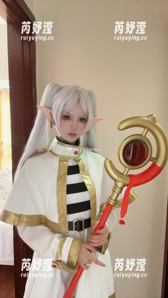 羽生三未将职业装与定制写真完美融合，重塑职场魅力