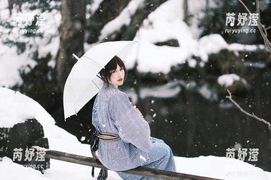脱尾巴Mizuki 精选脱尾巴Mizuki肉丝写真集:每一张都传递着不同的故事