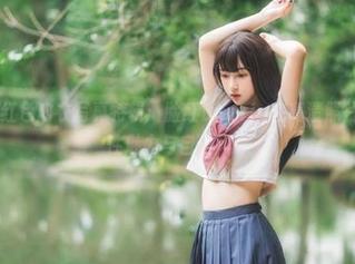 微密圈 – 红色内衣写真特辑：脸红Dearie在高清照片中展现女性魅力与自信风采