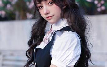 阅读芊川一笑MNK的婚纱写真集，破解美丽密码，立即下载开启之旅