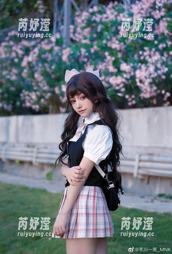 阅读芊川一笑MNK的婚纱写真集，破解美丽密码，立即下载开启之旅