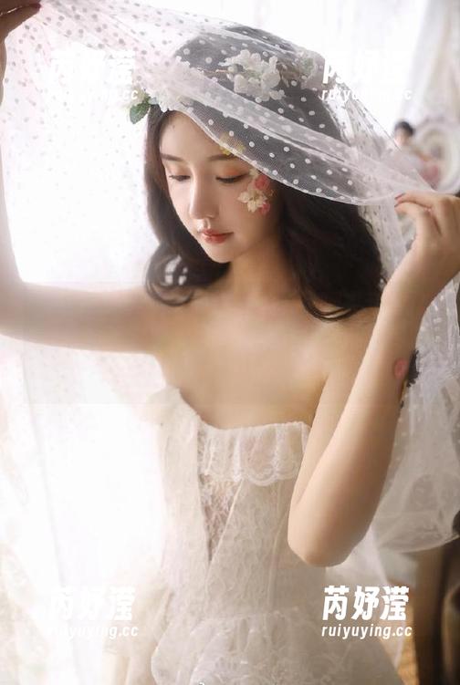 花漾show-朱可儿Flora 花漾show - 朱可儿Flora的睡衣套图作品,让你在流光溢彩的世界中感受无尽的温暖与甜蜜!