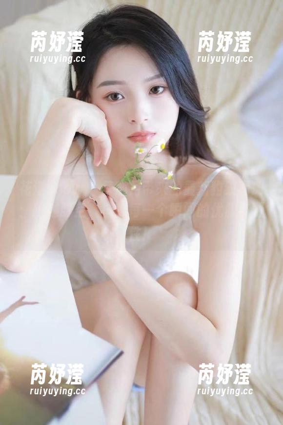 花漾show - 梦心月带来的最新豹纹图册：跨越时空，捕捉每一个瞬间的优雅与野性！