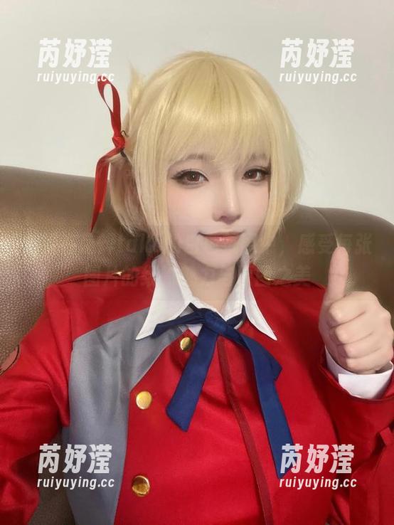 沉浸在菌烨tako的白色氛围中，感受每张图片的细腻魅力与原图之美