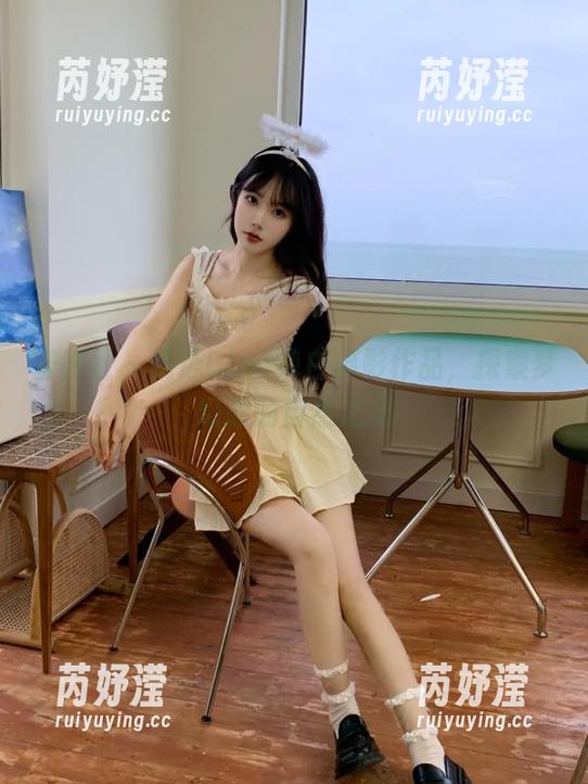 蜜桃社 - 精选Gina纯白摄影作品，探索梦幻般的自然之美