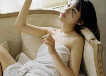 蜜桃社 – 黑白交织的小魔女lily世界来袭，图包下载伴你开启不平凡的视觉之旅！