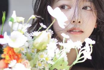 袜啵啵 – 小甜豆倾情奉献：最新小女警写真照片，犹如梦幻般令人心醉！