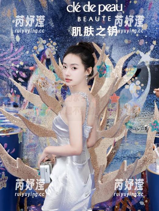 袜啵啵 - 当瑶瑶的水手服遇上无圣光，竟然成就了意想不到的美图风格！