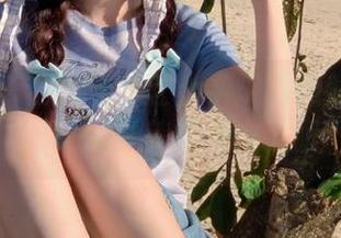 袜啵啵 – 在线分享芝士学院制服的绝美照片，尽享美图魅力无限