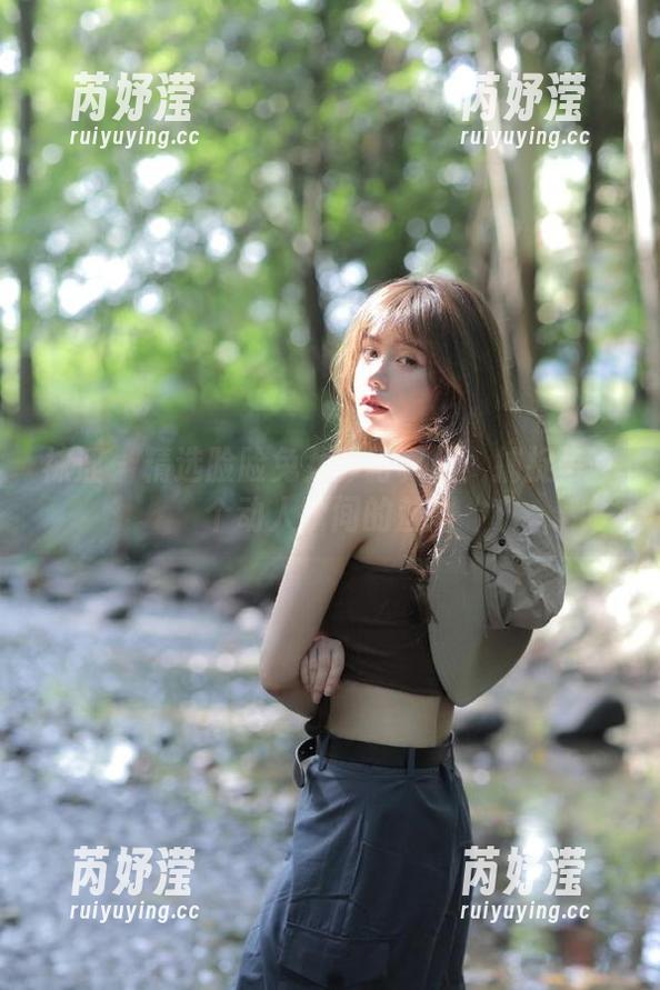 袜涩 - 精选脸脸兔女郎写真集：捕捉每一个动人瞬间的魅力