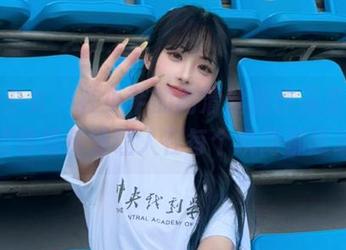 觅芙少女 – 在小芊的高清丝袜作品里，细腻的情感传递让人在每个瞬间都感动。