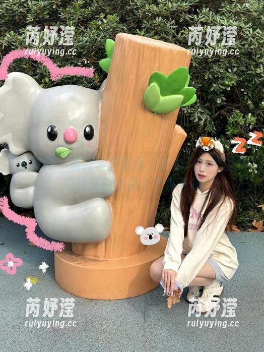 语画界-梦心月 语画界 - 最新写真欣赏:梦心月在裤里丝中展现的优雅与个性真相