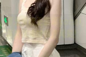 语画界 – 可爱女神王馨瑶yanni，高清写真展现她的俏皮风采！