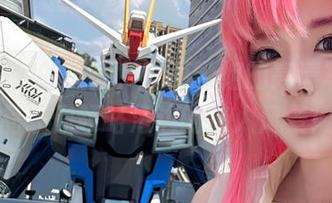 感受海浪的低语，轩萧学姐的高清写真作品让你领略海边的迷人风景！