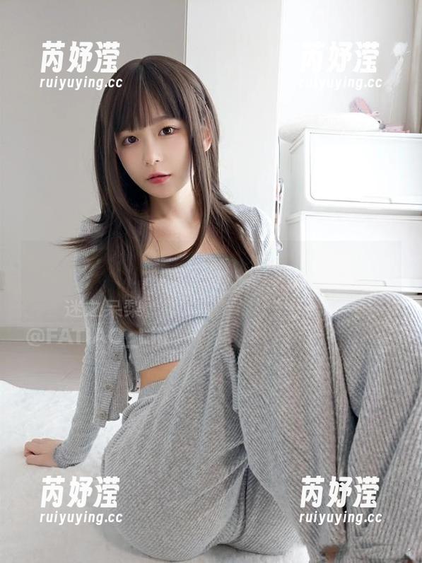免费来看迷之呆梨春日少女写真，美图记录下每一个令人心动的瞬间！