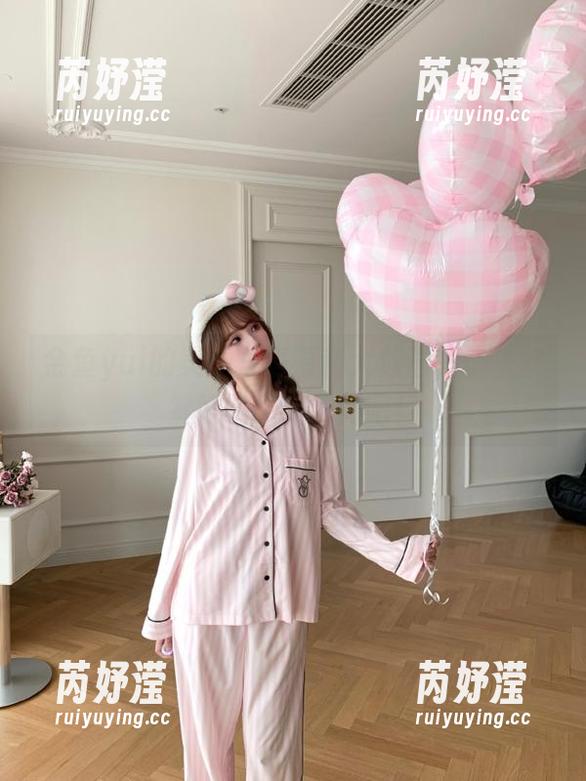 金鱼yui的美腿写真福利大放送，快来欣赏她的绝美瞬间吧！