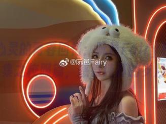 滋养心灵的青春回忆：阮邑Fairy私拍图集之校服篇，感受纯真的岁月