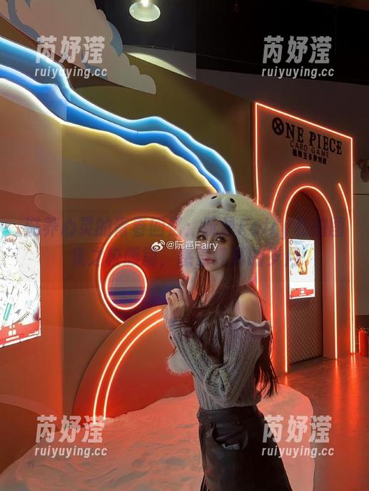 滋养心灵的青春回忆：阮邑Fairy私拍图集之校服篇，感受纯真的岁月