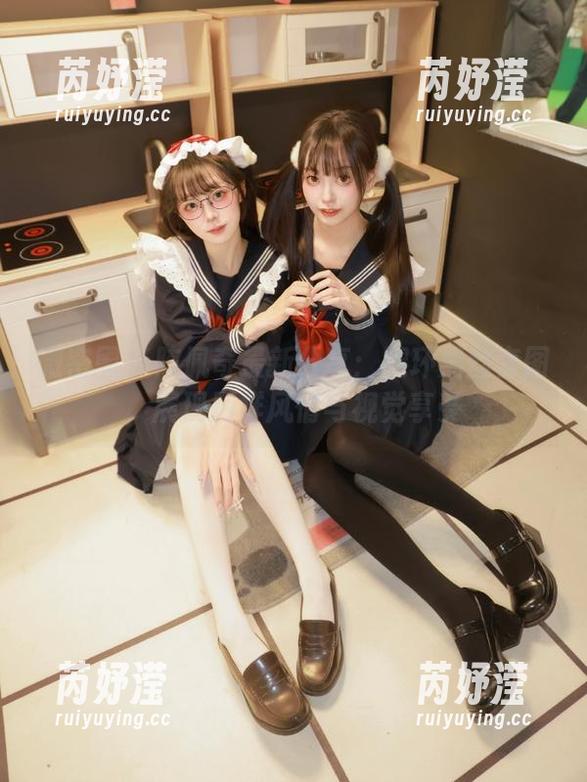 微密圈 - 陈佩奇最新分享：腿环黑丝套图，展现别样风情与视觉享受