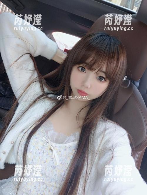 雪琪SAMA 深入了解雪琪SAMA的JK写真世界,图集展示她的风格与个性之美