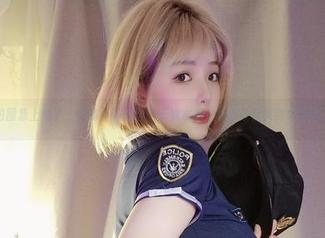 私拍图集上线了：雯妹不讲道理的天城水着，绝对让你笑到水中去了！