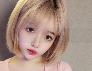 在线体验雯妹不讲道理豹纹女郎图集，感受每一帧的独特艺术之美