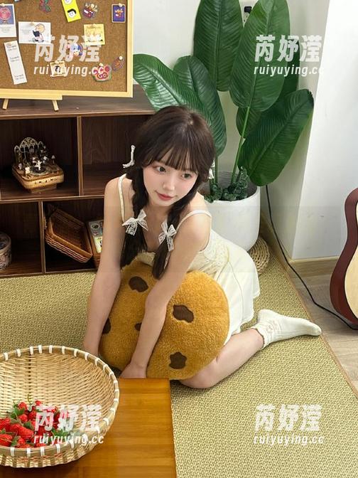 青豆客-Akiki朱若慕 青豆客 - 探索Akiki朱若慕的圣诞魅力:图库分享你的节日灵感