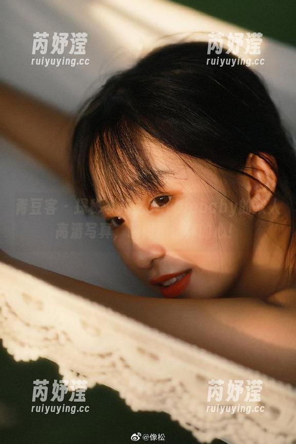 青豆客 - 探秘岑苑之barbiebaby的双人高清写真，瞬间抓住你的心！