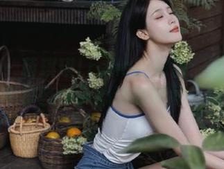 青豆客 – 萌琪琪Lrene的秘密：高清写真集中那些令人心动的瞬间与细节