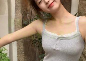 青豆客 – 颜美汐的圣诞写真集，一键下载，开启你的节日甜蜜之旅！