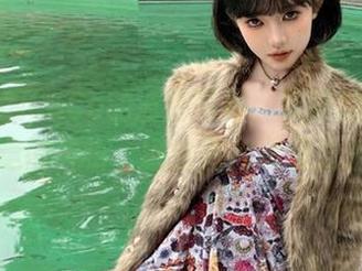 观看韩国CoCo的泳池写真，流畅的线条与恣意的风格，通过图片展现无遗！