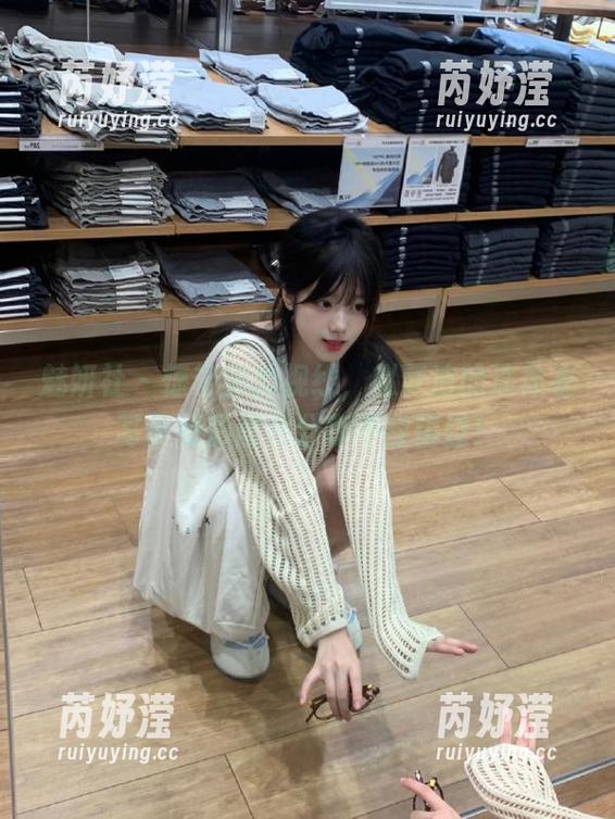 魅妍社 - 惊艳你的视线，赵梦洁的连体衣写真精彩图片分享不容错过！