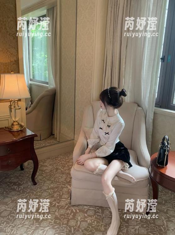 魅妍社-赵欢颜Jessica 魅妍社 - 旅拍中的私房风情,赵欢颜Jessica带给你的图片之美