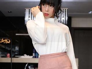 鹿野希的白色高叉泳装魅力合集，尽显青春活力的图册